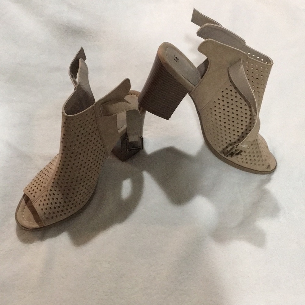 Light tan booties - Picture 5 of 5